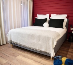 Семейный коттедж в Хюгге на озере