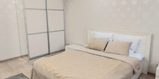 Минск: Апартаменты Апартаменты в центре с тремя спальнями на Червякова 55 рядом с парком Победы