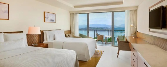 Четырёхместный номер Guest oceanfront в The Westin Siray Bay Resort & Spa, Phuket
