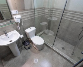 Одноместный номер Standard с балконом в Imperial House Hotel