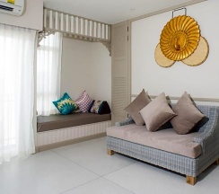 Люкс с 2 комнатами с видом на город двуспальная кровать в Panphuree Residence