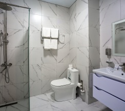 Двухместный номер Супериор с балконом или террасой c 1 комнатой двуспальная кровать в Green land