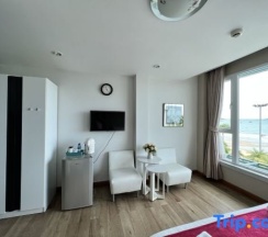 Люкс Executive с видом на море в The Beach Front Resort Pattaya  - SHA Plus