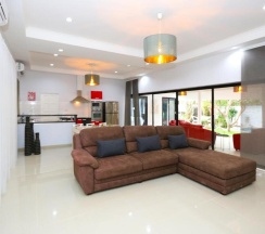 Вилла с 4 комнатами в Tortuga Villas Pattaya
