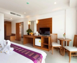 Двухместный номер Deluxe с балконом 2 отдельные кровати в Rawai Princess Hotel