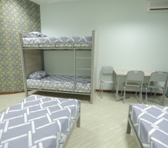 Кровать в общем номере (женский номер) в The Top Hostel