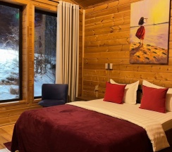 Шале с двумя спальнями "Белуха" в Cedar grass Териберка