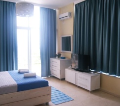 Трёхместный номер Standard с балконом и с видом на море в Hotel Saranda