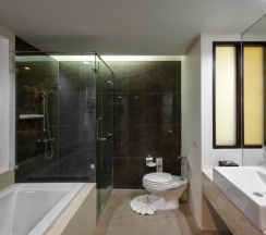 Двухместный номер Deluxe Jacuzzi с видом на море двуспальная кровать в Karon Phunaka Resort