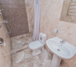 Трехместный с окном в хол в Ланселот