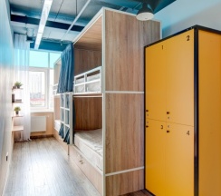 Кровать в 4-х местном общем номере в Roomy Hostel