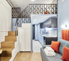 Двухуровневые апартаменты с диваном (с кроватью и диваном) в Art home 1/56