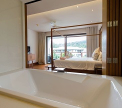 Апартаменты Superior с 3 комнатами с красивым видом из окна в Pearl of Naithon by Alexanders