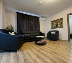 Двухкомнатный полулюкс (гостиная, спальня, ванная комната) в Митяевский