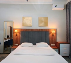 3 этаж I Двухкомнатный номер с двуспальными кроватями в Марис