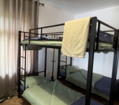 Кровать в общем номере в Rodnik village&SPA