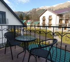 Коттедж 2-х этажный с кухней и камином в Орлиное гнездо