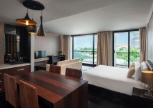 Полулюкс с балконом в Way Hotel Pattaya