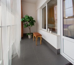 Апартаменты с балконом и с красивым видом из окна в Апартаменты Bliss aparts: Centre-Rybinskaya 11
