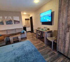 ЛЮКС 2х местный 2 этаж с диваном и лоджией вид на гору ТХАЧ в Вершина