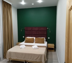 Номер семейный с 2 комнатами с балконом и с видом на горы в Эльбер