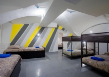 Кровать в общем номере с 6 кроватями  цокольный этаж в Wars hostel