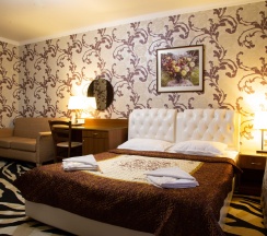 Номер люкс в Home Hotel