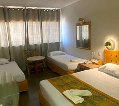 Четырёхместный номер Standard двуспальная кровать в Aquamarine Hotel