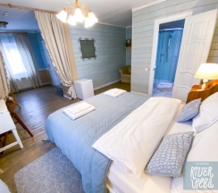 Голубой Мороз в River Villa