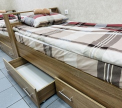 Кровать в 4-местном общем мужском номере в Темпер прайд