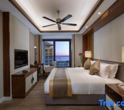 Люкс Superior с 2 комнатами с видом на море в Jinghai Hotel & Resort