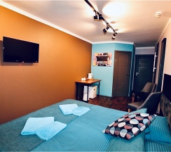 Улучшенный номер с двумя раздельными кроватями с окном (Отель Мёд) в Мёд & Маяк