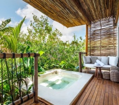 Двухместный номер Saastal Plunge Pool with jungle view двуспальная кровать в Hotel Shibari Tulum - Restaurant & Cenote Club