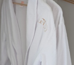 Family studio с одной большой кроватью и диваном в Leto