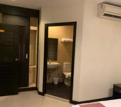Двухместный номер Standard двуспальная кровать в Lub Sbuy Hostel