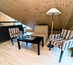 32 - Четырехместный мансардный номер с прямым видом на море в Азов Инн