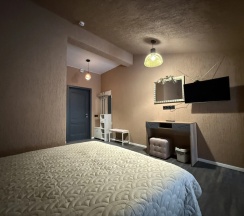 Двухместный номер Standard с красивым видом из окна двуспальная кровать в Уютное место