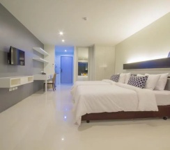 Двухместная студия Deluxe с видом на бассейн 2 отдельные кровати в Baba House Phuket Hotel