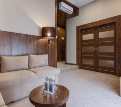 Двухкомнатный номер «ЛЮКС» в Riverside Hotel