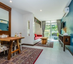 Люкс с балконом в Kata Tranquil Villa