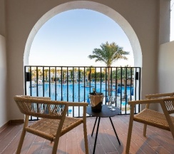 Трёхместный номер Premium в Desert Rose Resort
