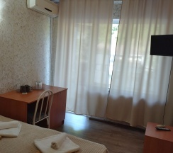 2-комнатный номер комфорт с 2 односпальными и 1 двуспальной кроватью в Пальма