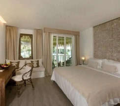 Двухместный номер Lagoon Grand Deluxe двуспальная кровать в Eden Beach Khaolak Resort and Spa A Lopesan Collection Hotel