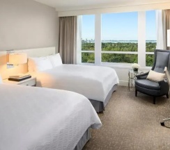 Двухместный номер Deluxe с видом на залив (2 отдельные кровати) в Fontainebleau Miami Beach
