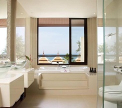Пентхаус с джакузи с 3 комнатами с видом на море в Отель Mövenpick Phuket Bangtao
