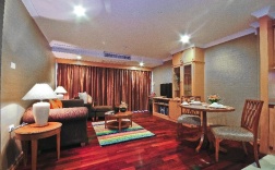 Люкс с балконом в Admiral Suites Sukhumvit 22