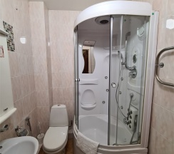 ПОЛУЛЮКС в Golden Hotel