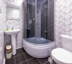 Двухместный номер Standard Plus рядом с пляжем двуспальная кровать в Ласточкин дом