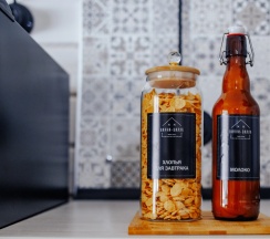 Двухместный коттедж с 2 комнатами двуспальная кровать в Винни-Вилла