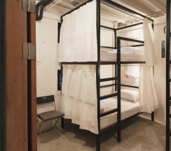 Кровать в общем номере в Nivas Siam Hostel